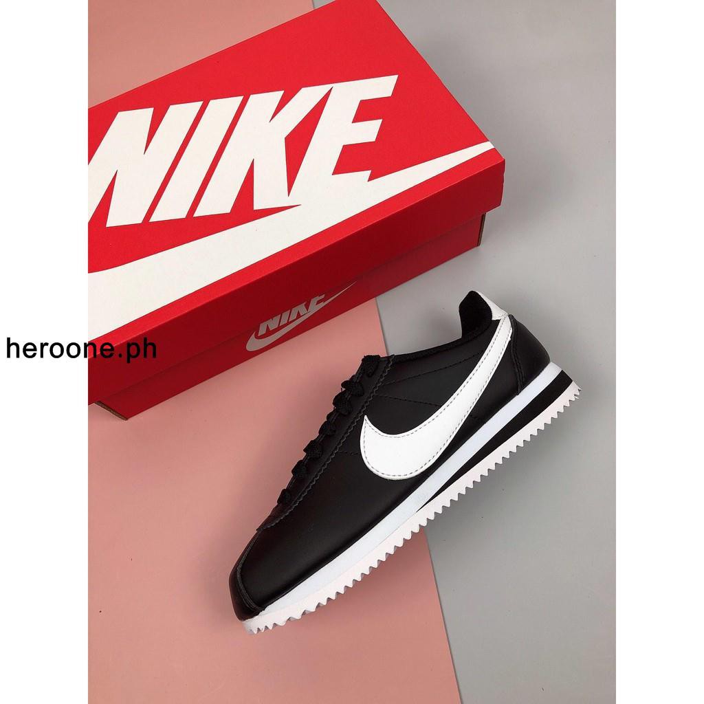 nike cortez running shoes