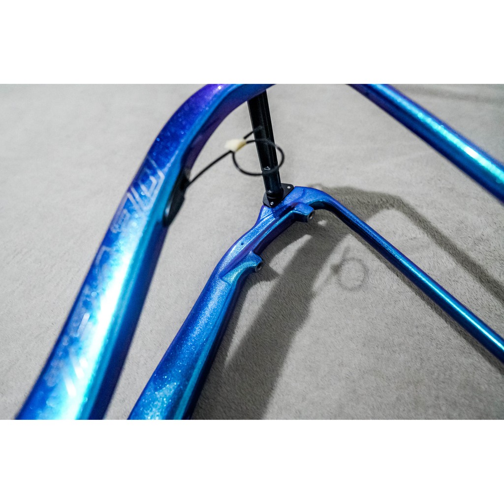 devel carbon frame