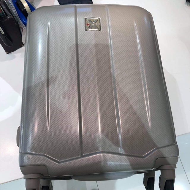 voyager luggage sm