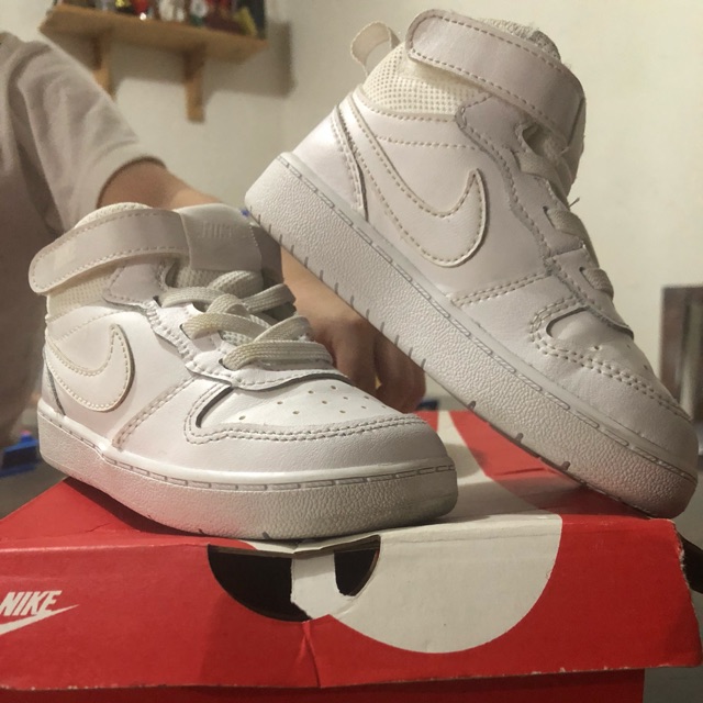 nike court borough mid 44