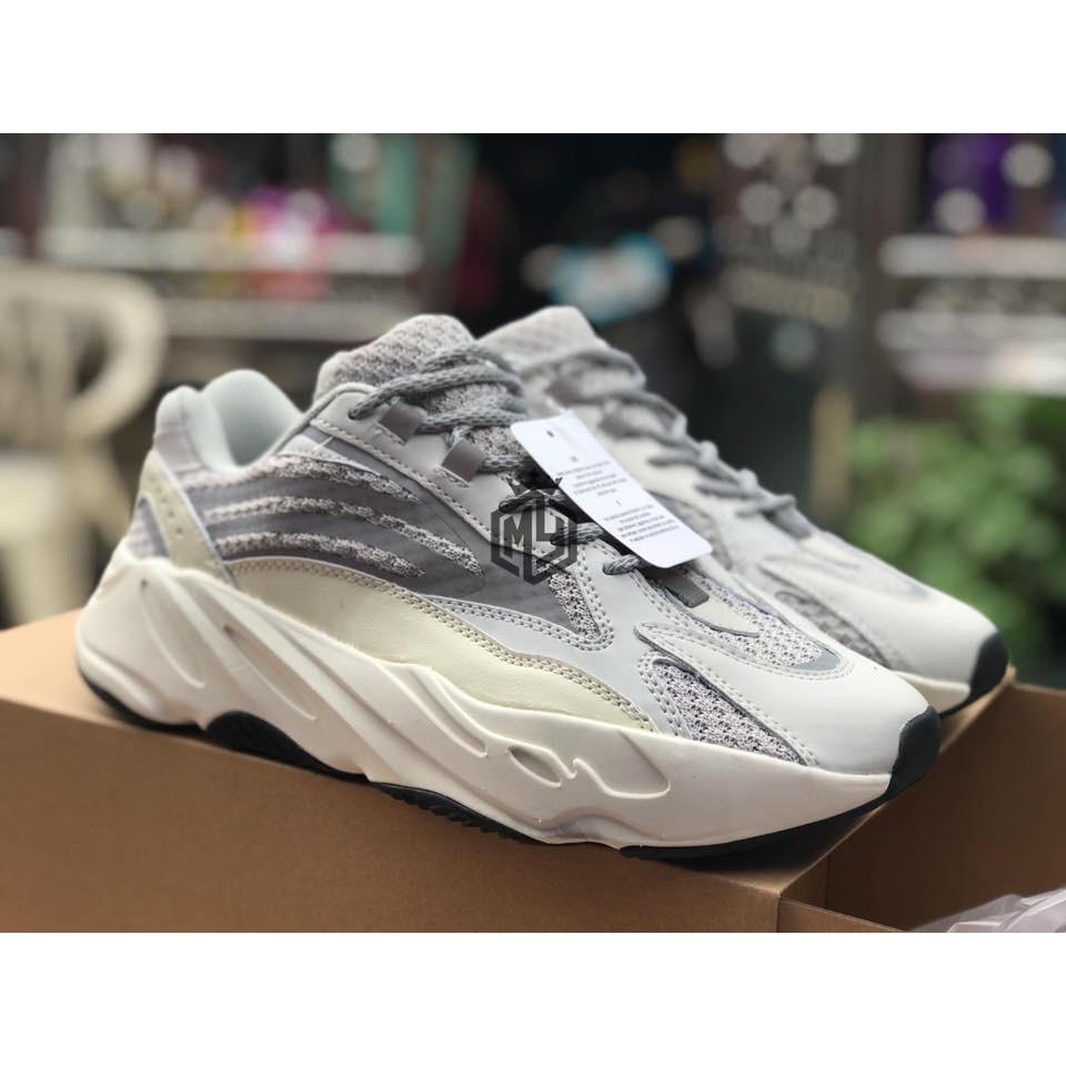 yeezy 700 v2