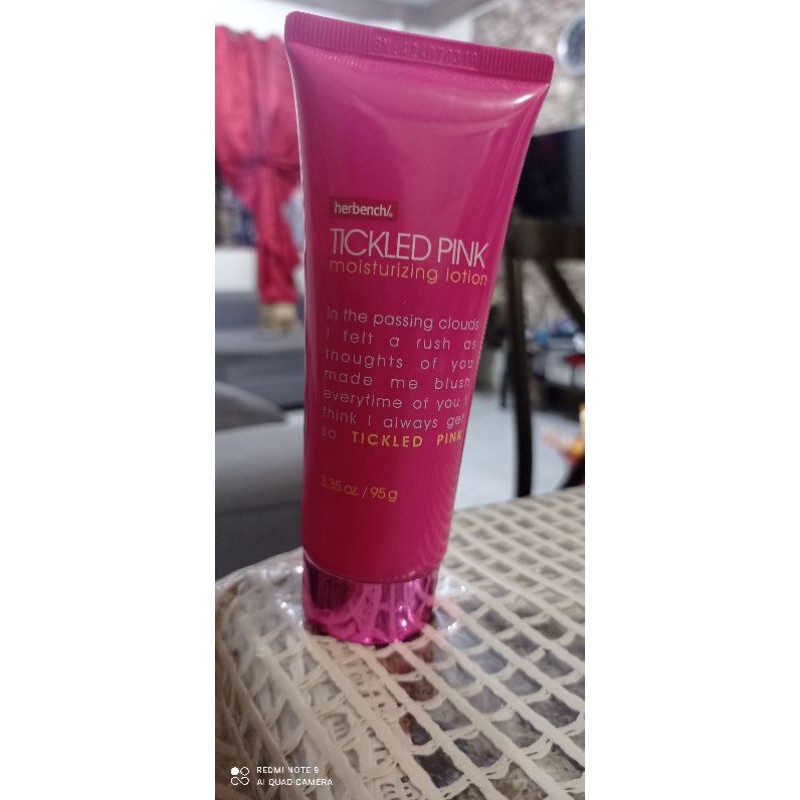 TICKLED PINK MOISTURIZING LOTION (HERBENCH 95G) | Shopee Philippines