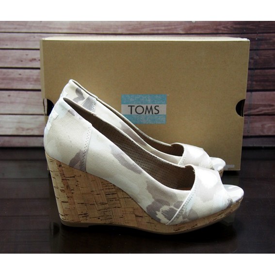 toms stella wedge pump
