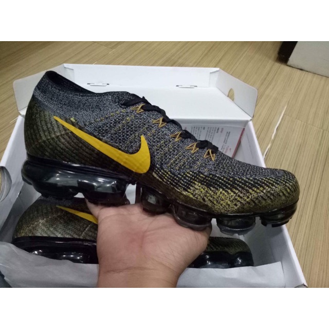 nike air vapormax 2019 junior size 4