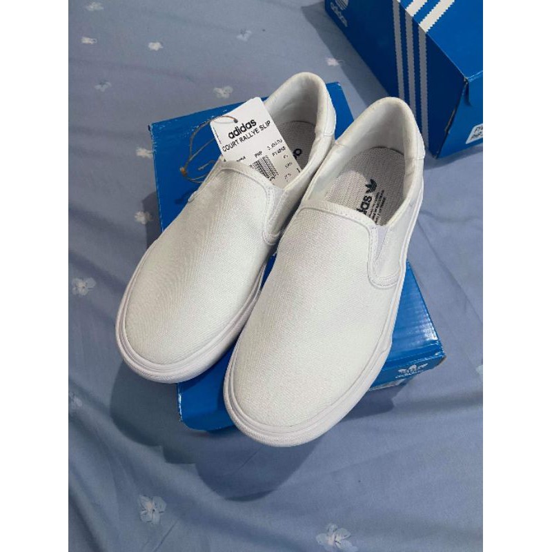 adidas originals court rallye slip on sneakers in white