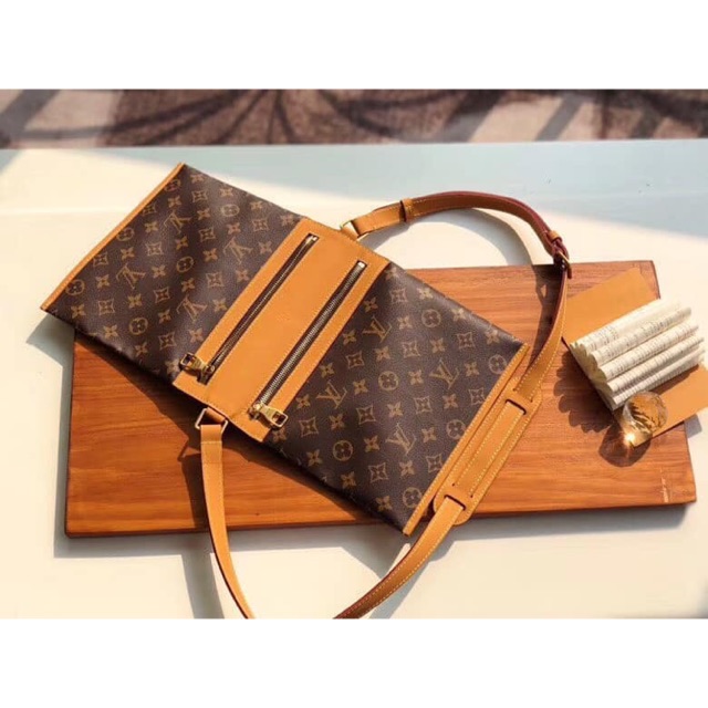 Louis Vuitton LV Saumur Messenger Crossbody Bag | Shopee Philippines