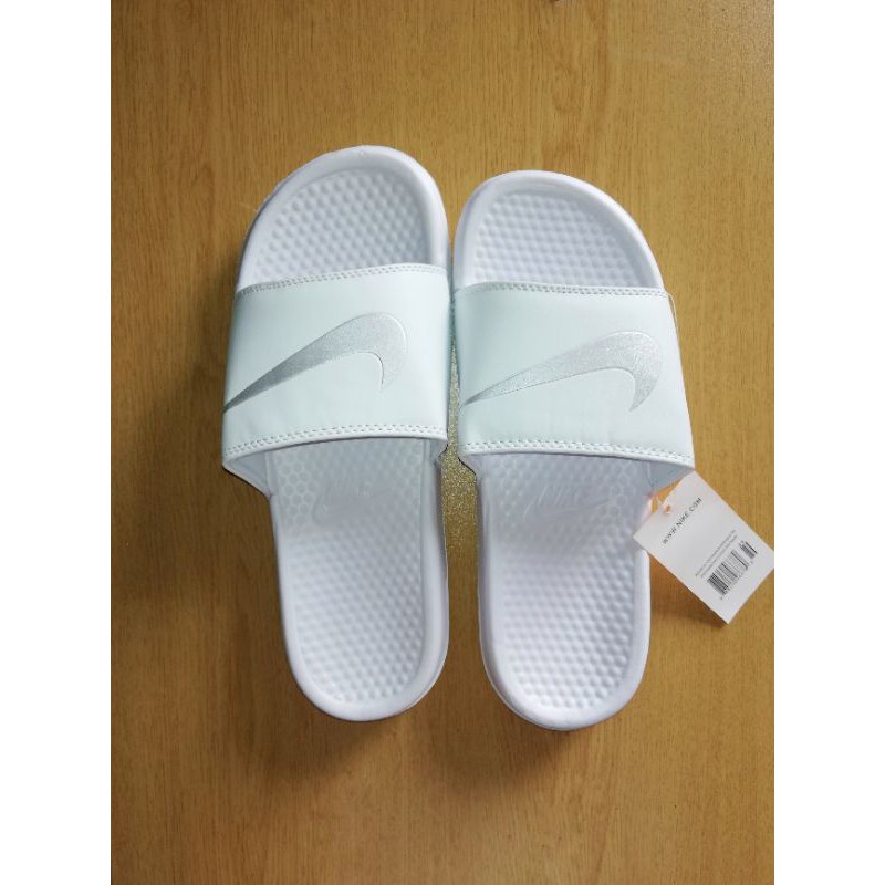 nike benassi all white