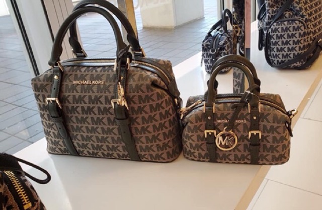 michael kors duffel bag size