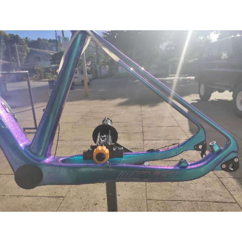 devel carbon frame