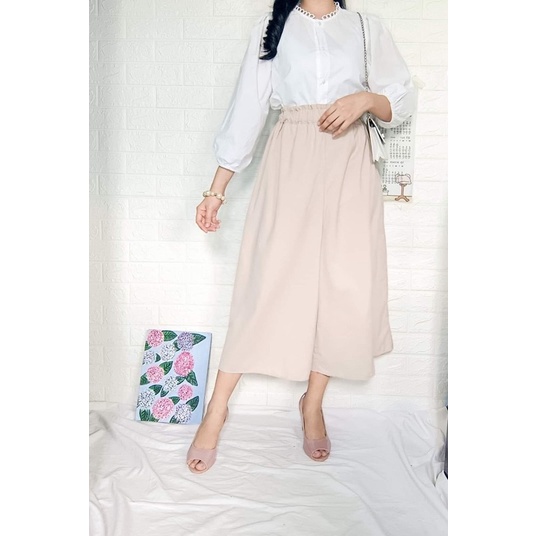 Cream squarepants + white long sleeves (SET) | Shopee Philippines