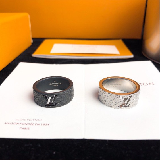 louis vuitton matching rings