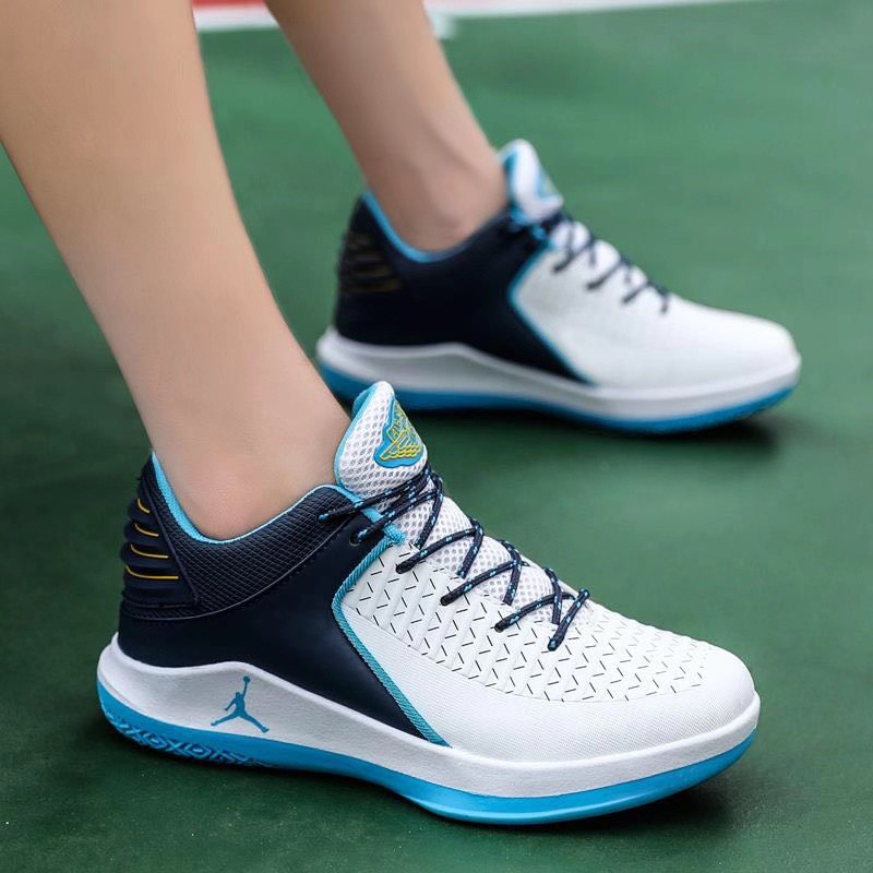 jordan low cut basketball shoes