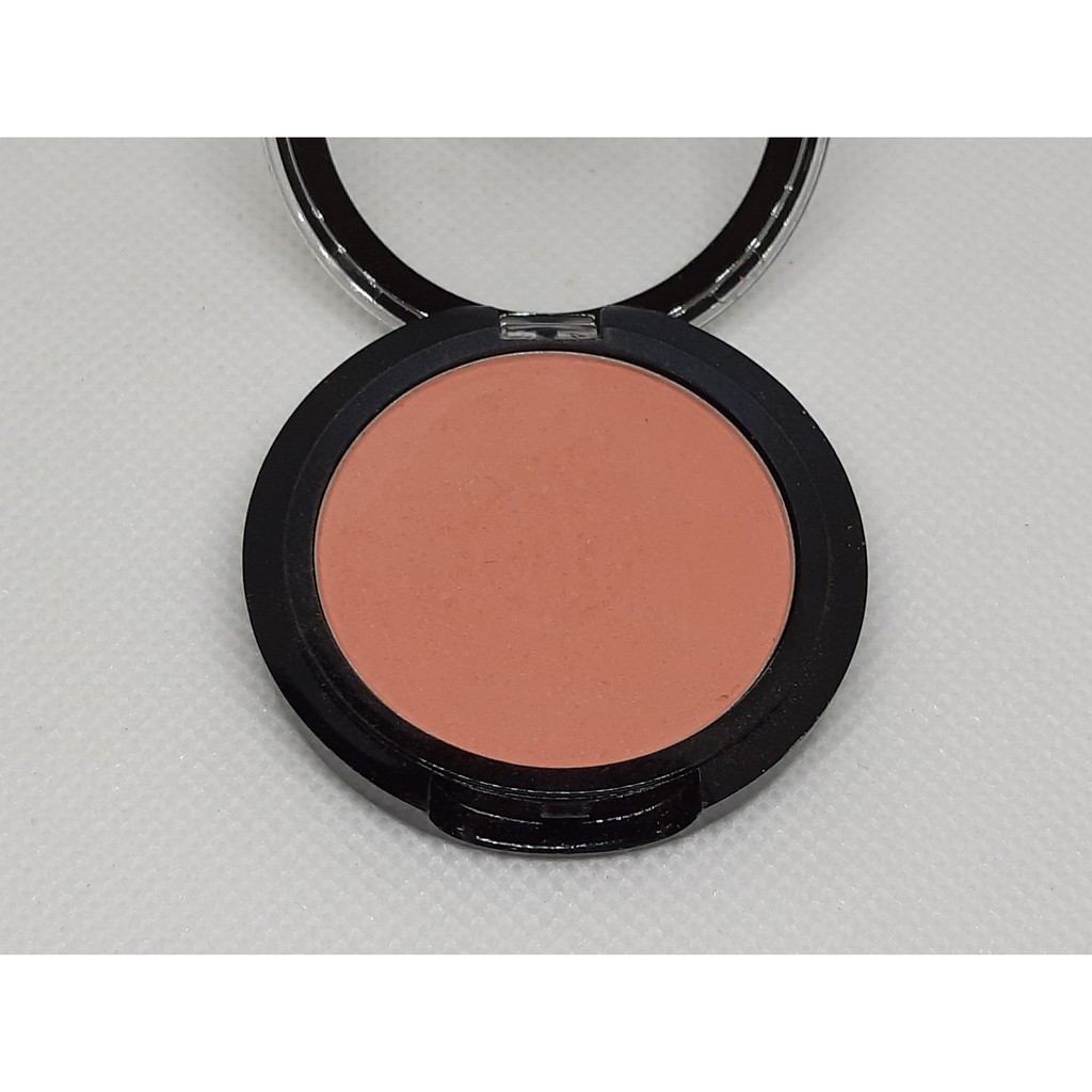 matte blush on