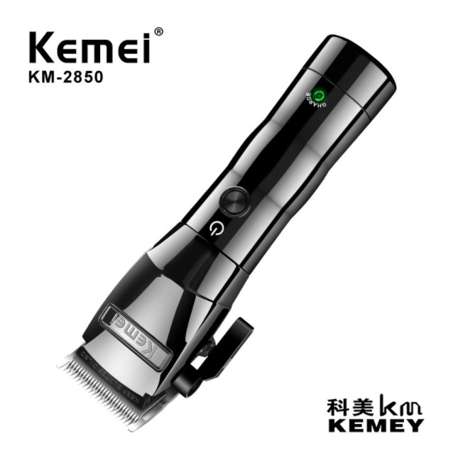 cutting hair with trimmer