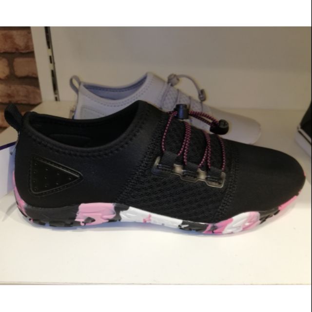 world balance aqua shoes