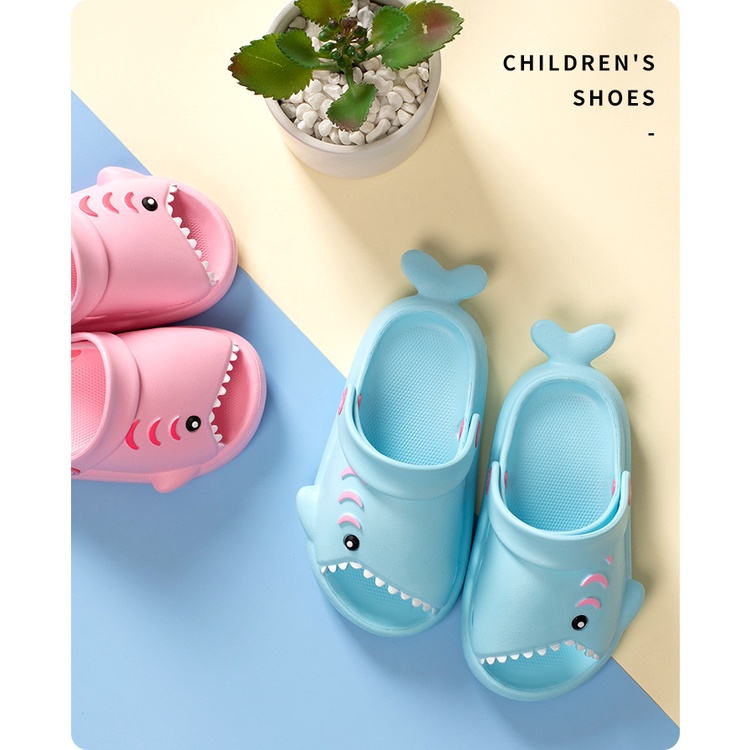 Girls' cave shoes/EVA light bottom non-slip cute cartoon slippers for boys and girls/small shark slippers