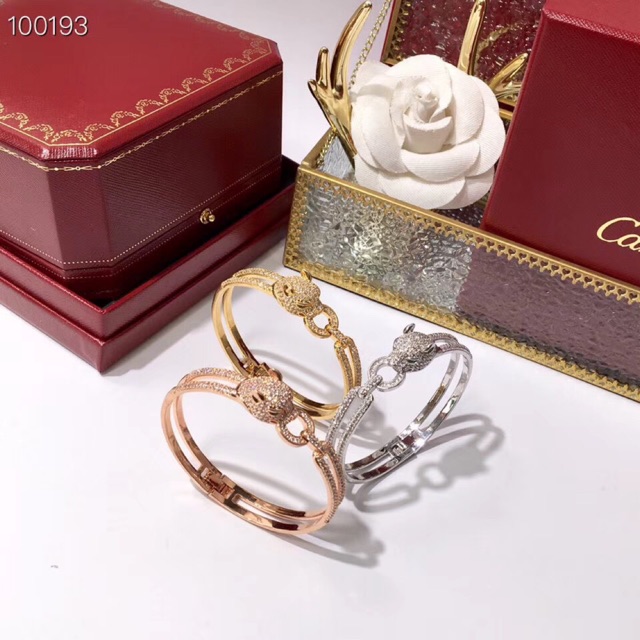 Cartier style 叨 ring leopard diamond bracelet. Bracelet inner circumference 17CM
