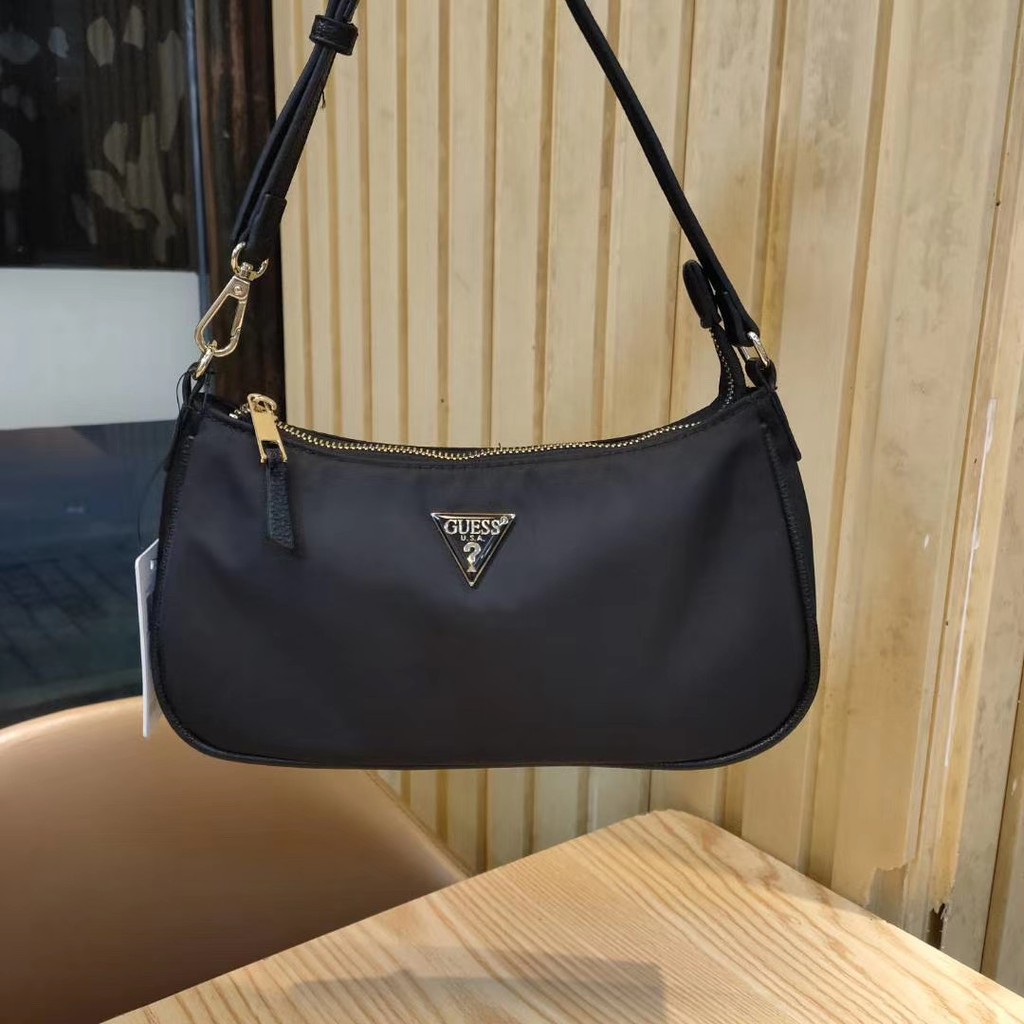 guess baguette bag