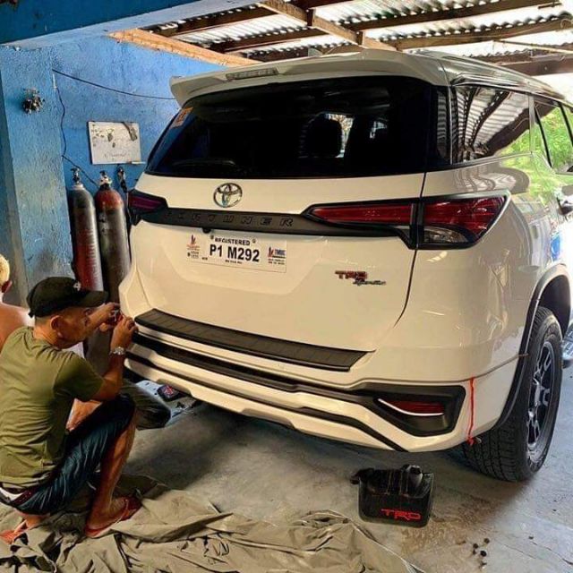 fortuner body kits