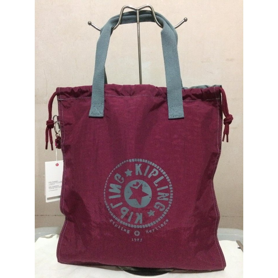 kipling hip hurray drawstring bag