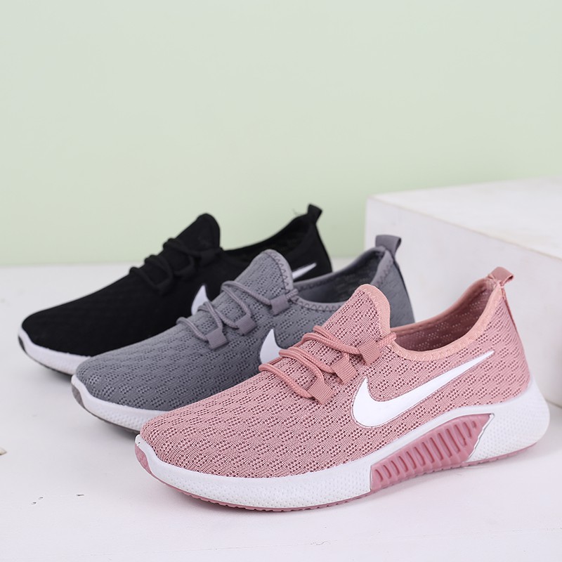 nike sneakers women 2020