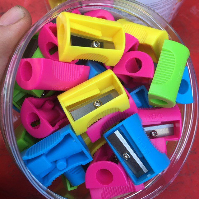 Deli Pencil Sharpener Code 0531 Shopee Philippines