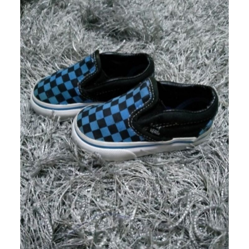 baby vans size 4