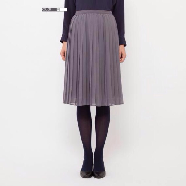 uniqlo pleated midi skirt