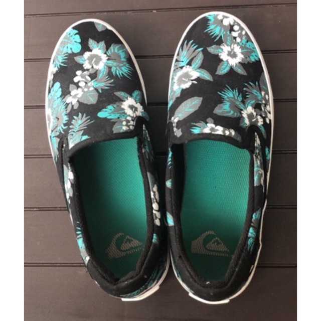 quiksilver slip on shoes