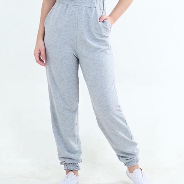 plain gray sweatpants