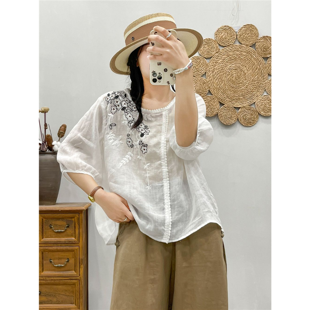 2023 new cotton and linen embroidered thin T-shirt women’s literary shirt loose crewneck lace trim jumper top(with big size)