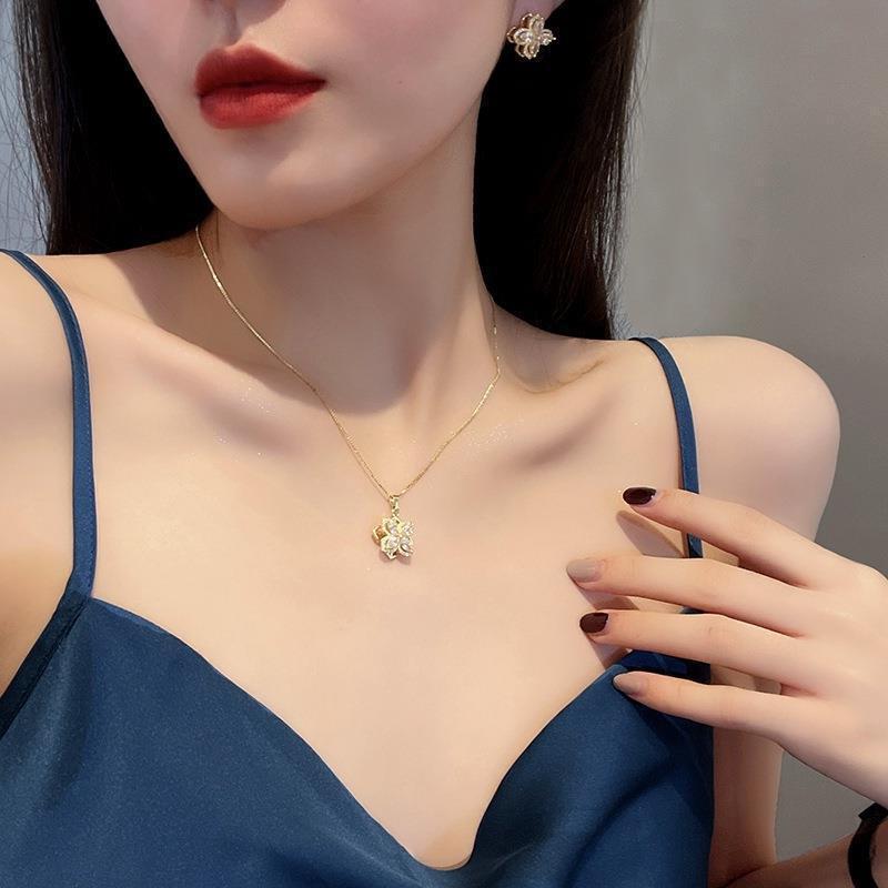 ARTPHRO Four Leaf Clover Lucky Spin Zircon Necklace for Women, Colorfast, Brings Good Luck，necklace gift for gf - Image 2