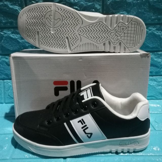 ajio fila shoes