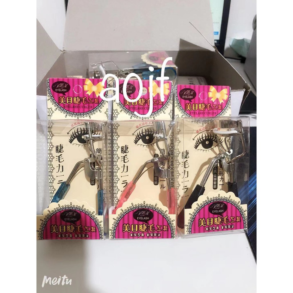 corner eyelash curler