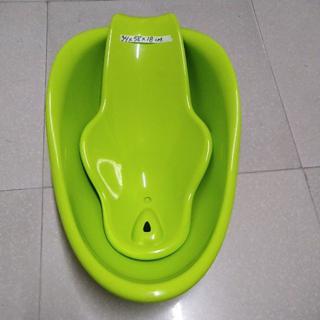 bumbo in the bathtub