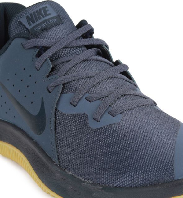 nike fly by low