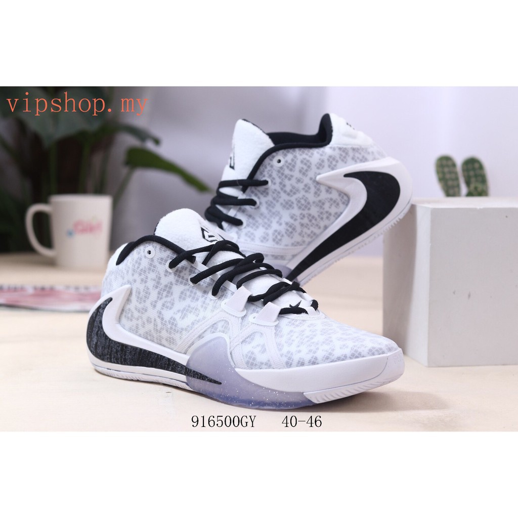 nike white low top basketball shoes