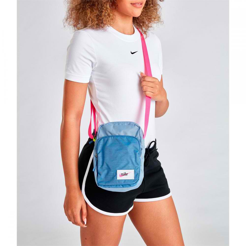 nike heritage small