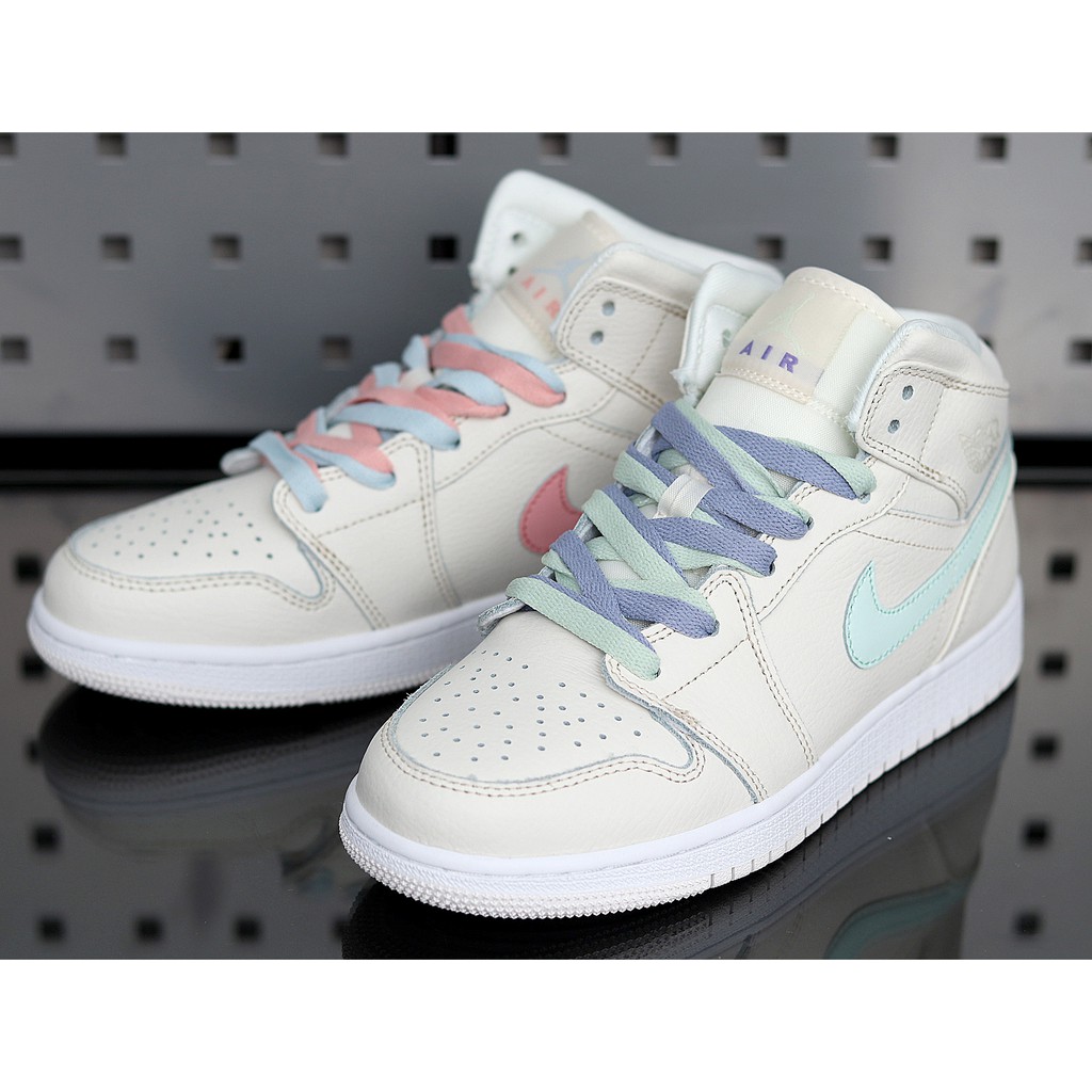 jordan aj 1 mid women