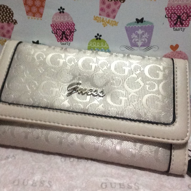 guess wallets canada