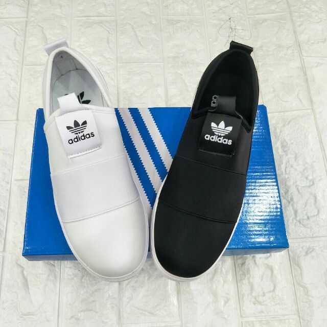 NEW ADIDAS  AVATAR garter shoes  for girls black white 