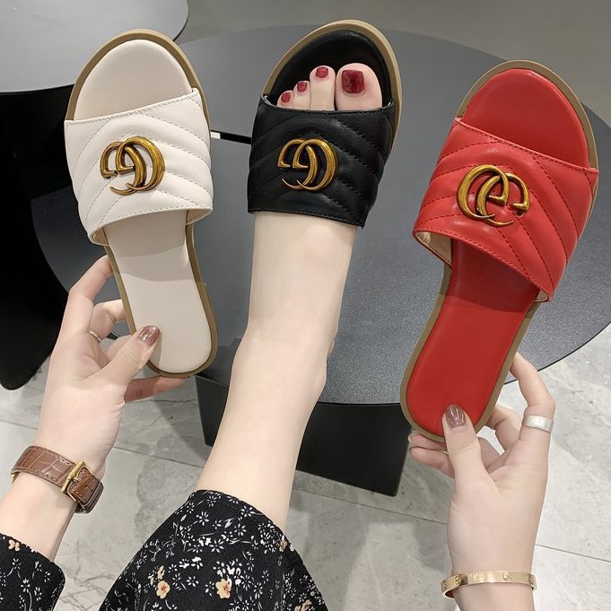 trendy slippers 2019