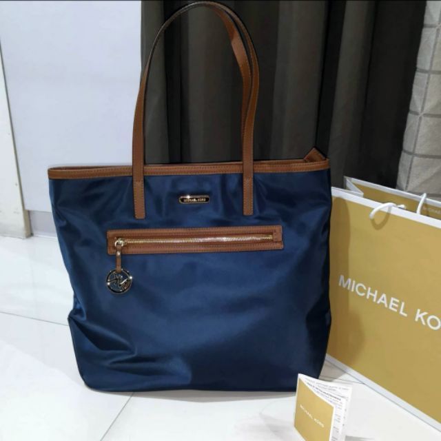 SALE Authentic Michael Kors Kempton Navy Nylon Tote Bag | Shopee Philippines