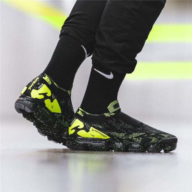 vapormax moc 2 x acronym