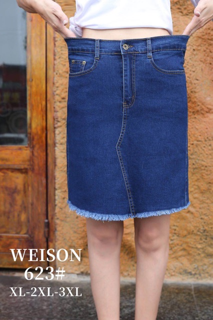 slimming denim skirt