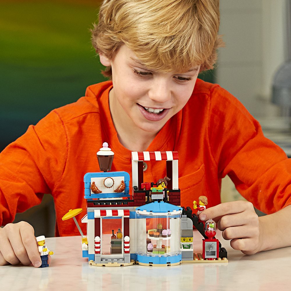 lego creator 3 in 1 modular sweet surprises