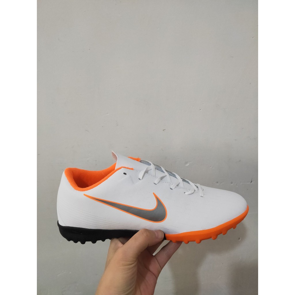 kasut futsal nike 2018