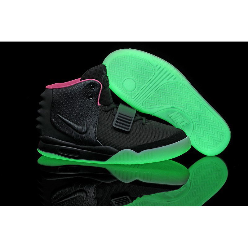 air yeezy black glow