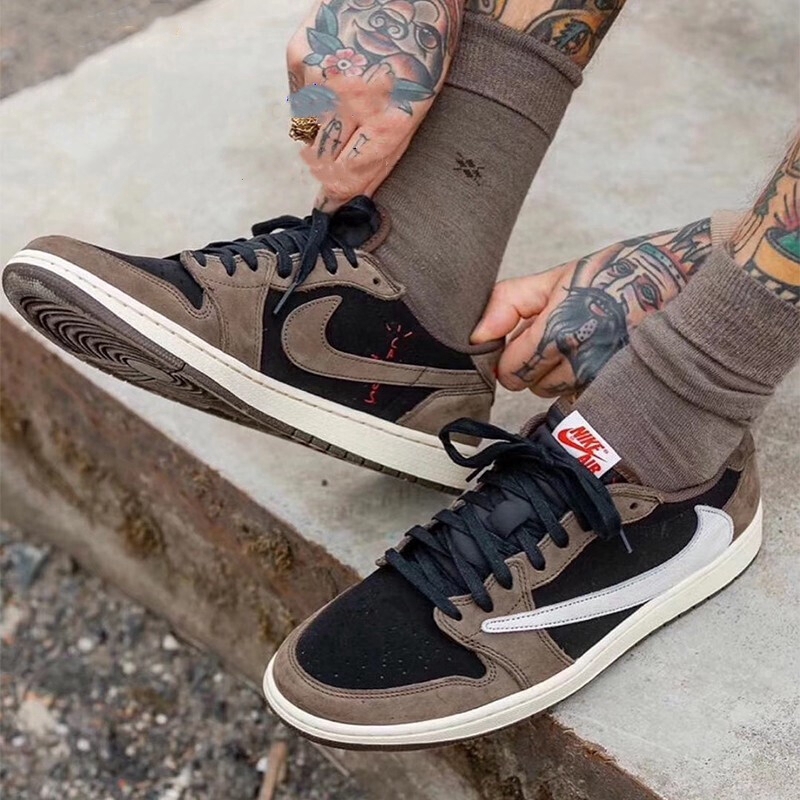 jordan 1 low with jeans