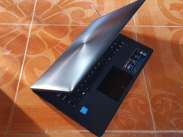 【綺麗なブルーのASUS X550C】返品・フォロー保証！高速SSD搭載！ 綺麗なブルーのASUS X550C】返品・フォロー保証！高速SSD搭載！